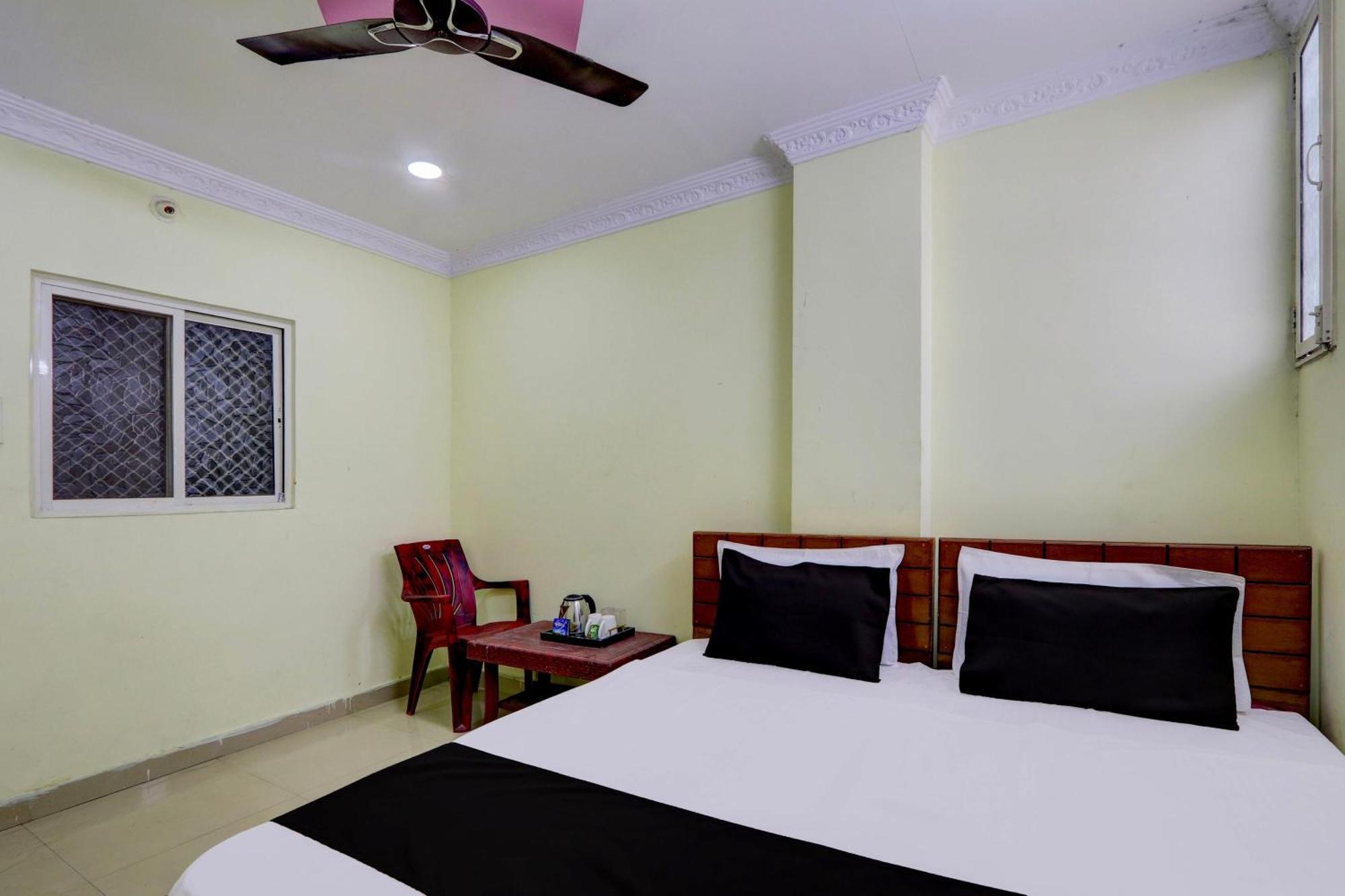 Spot On Al Nizam Guest House Hyderabad Exterior foto