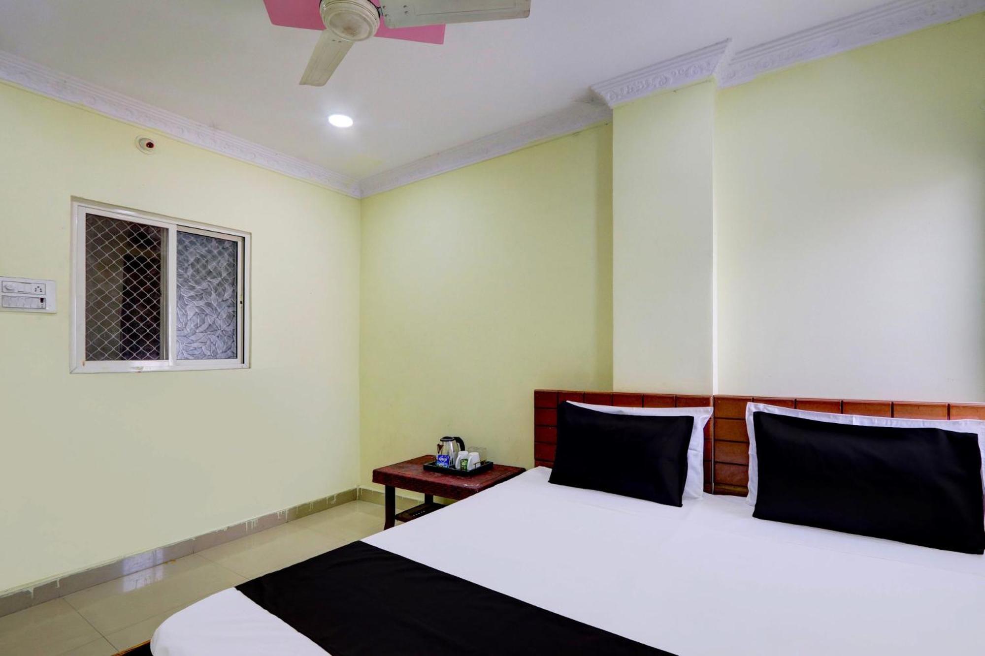 Spot On Al Nizam Guest House Hyderabad Exterior foto